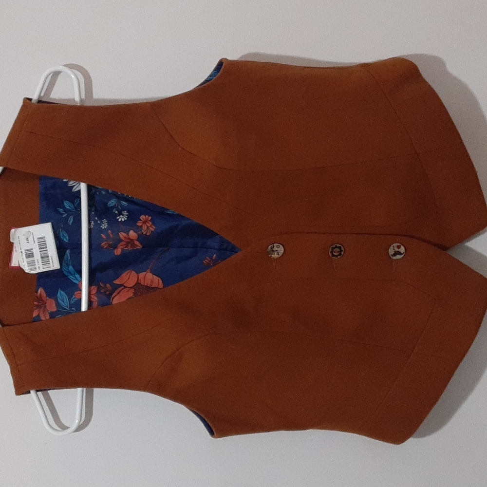 Finishing touches vest in burnt orange - Picture 7 of 16